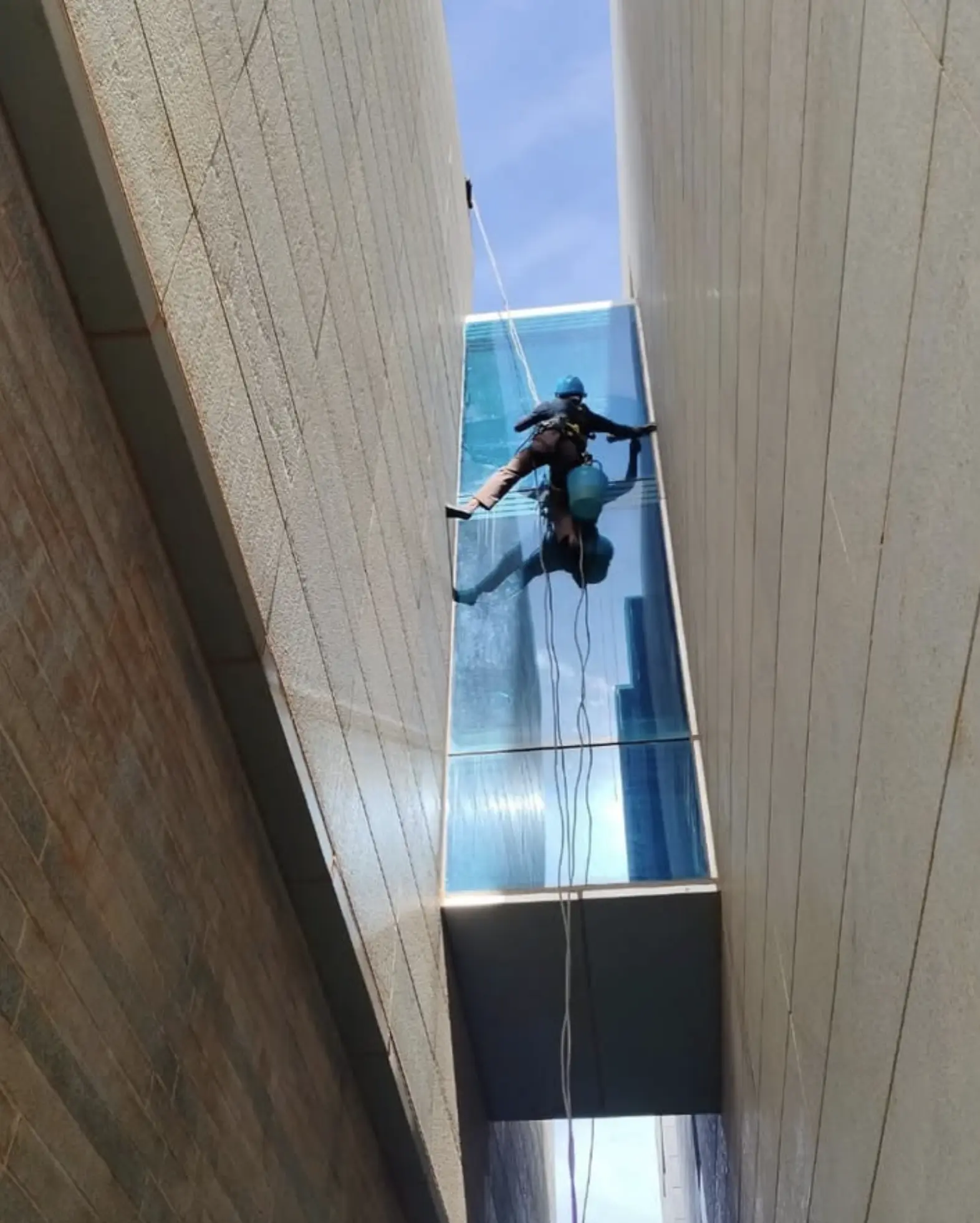 professional window cleaning rates